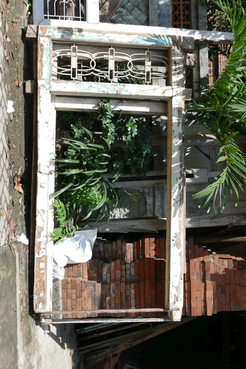  Product image 1 of the product “Antique door made from teak wood with top square carving, 145cm length, 16cm width, and 275cm height ”